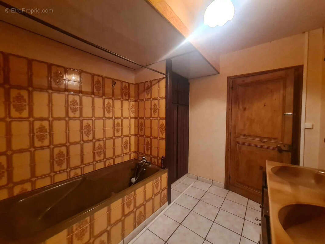 Appartement 156 m² à Aubeterre-Sur-Dronne  - photo 7