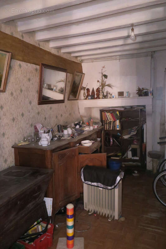 Maison à MARINGUES