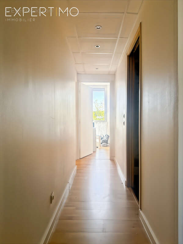 Appartement à MAUGUIO