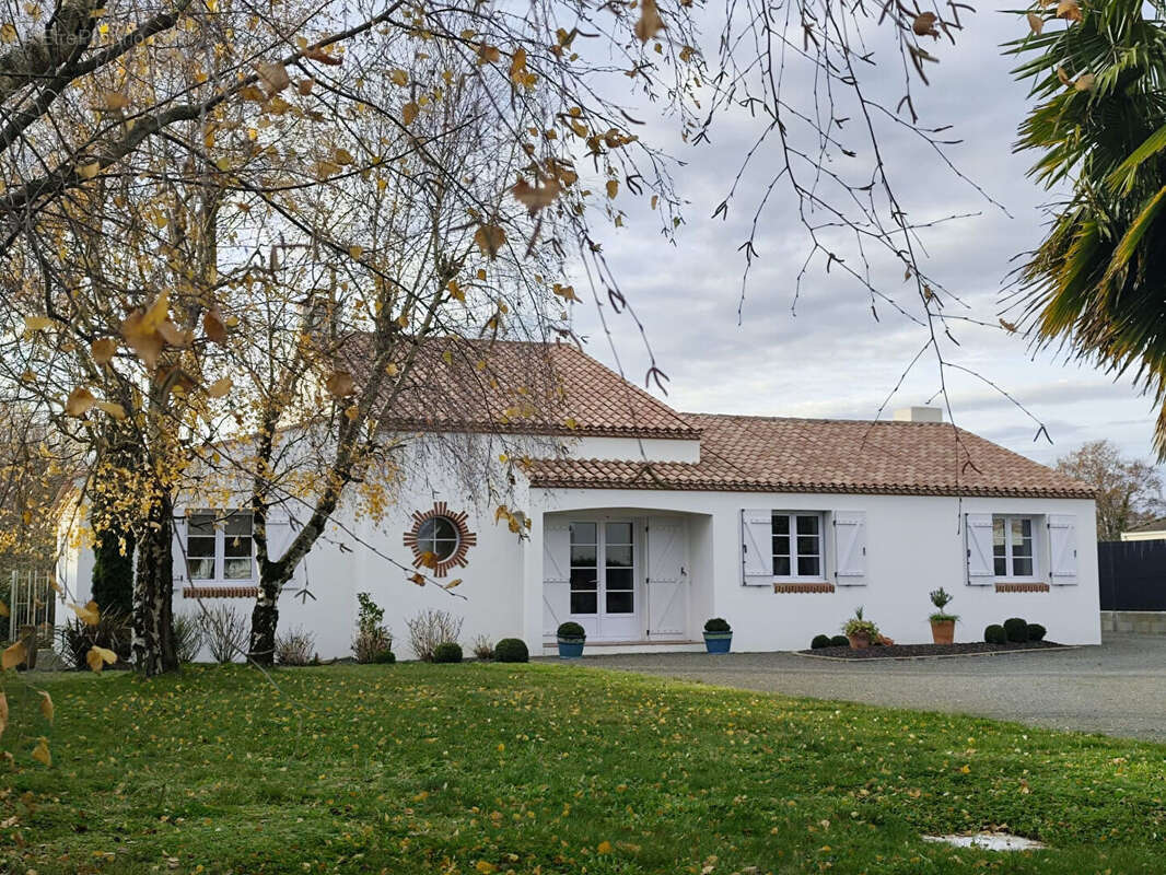 Maison à SAINT-PHILBERT-DE-GRAND-LIEU