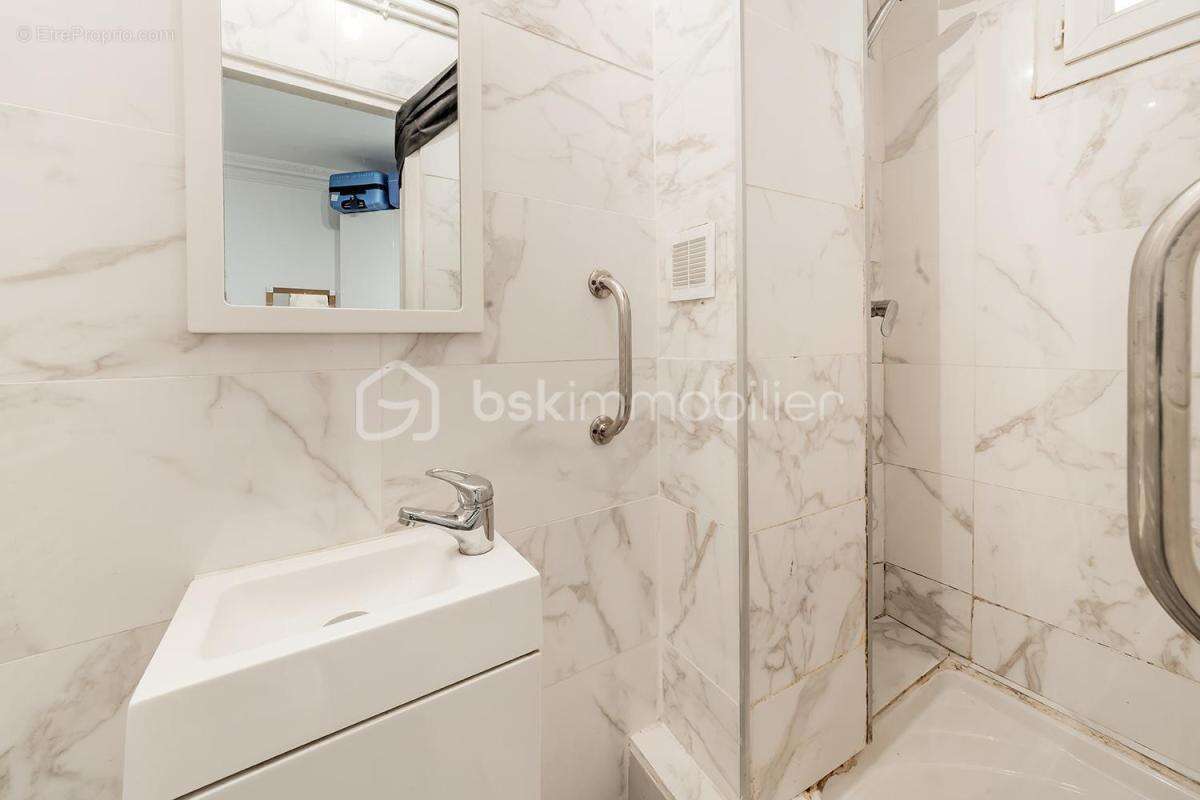 Appartement à PARIS-14E