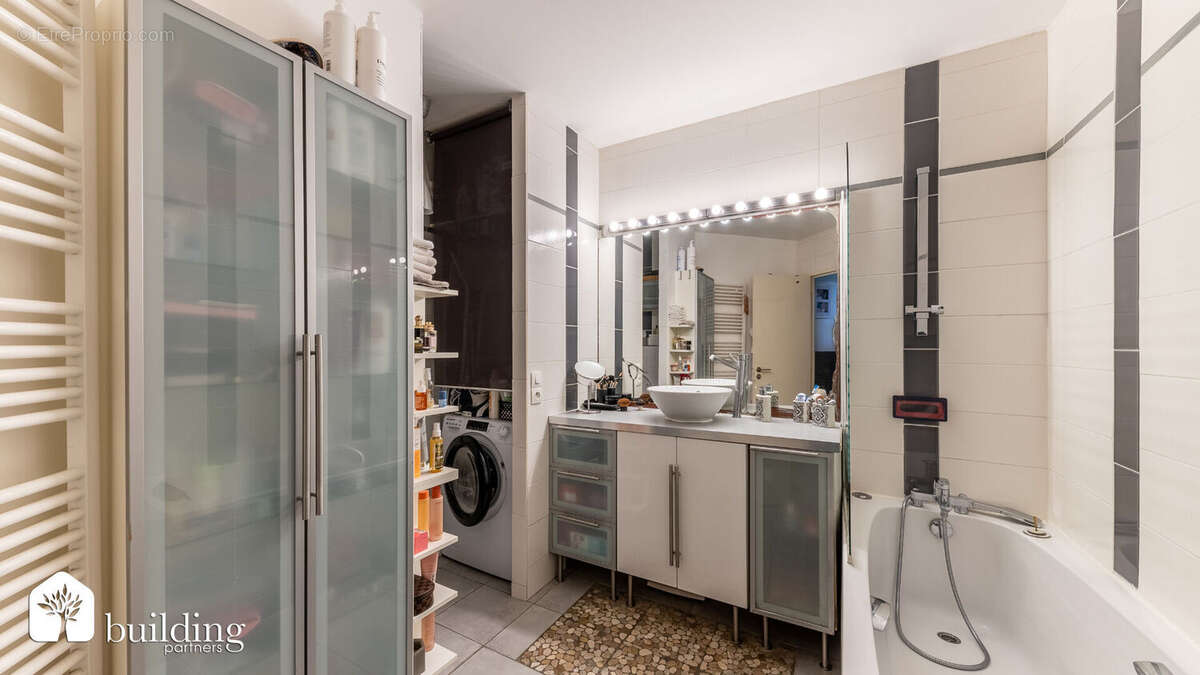 Appartement à LEVALLOIS-PERRET