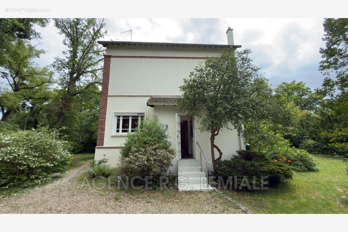 Maison à MAISONS-LAFFITTE