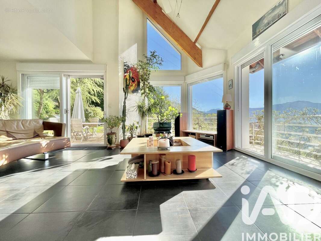 Maison 254 m² à Venon  - photo 4