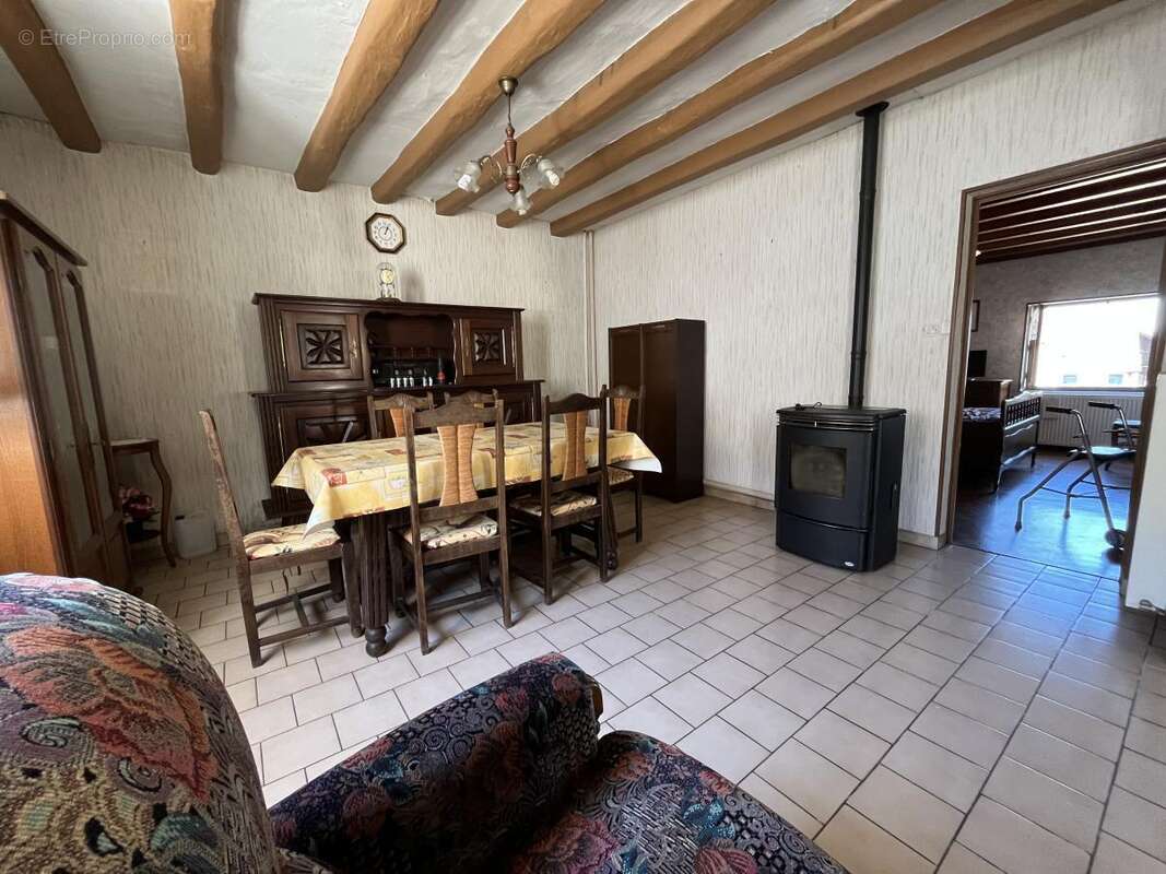 Maison à NUILLE-LE-JALAIS