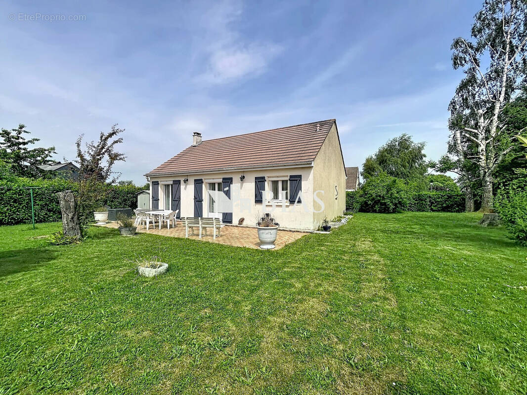 Maison à LA SAUSSAYE