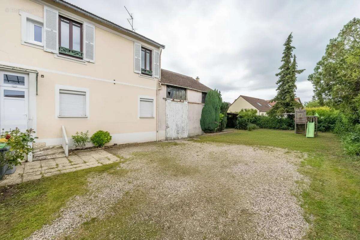 Appartement 87 m² terrain et bâtisse aux Mureaux - photo 13