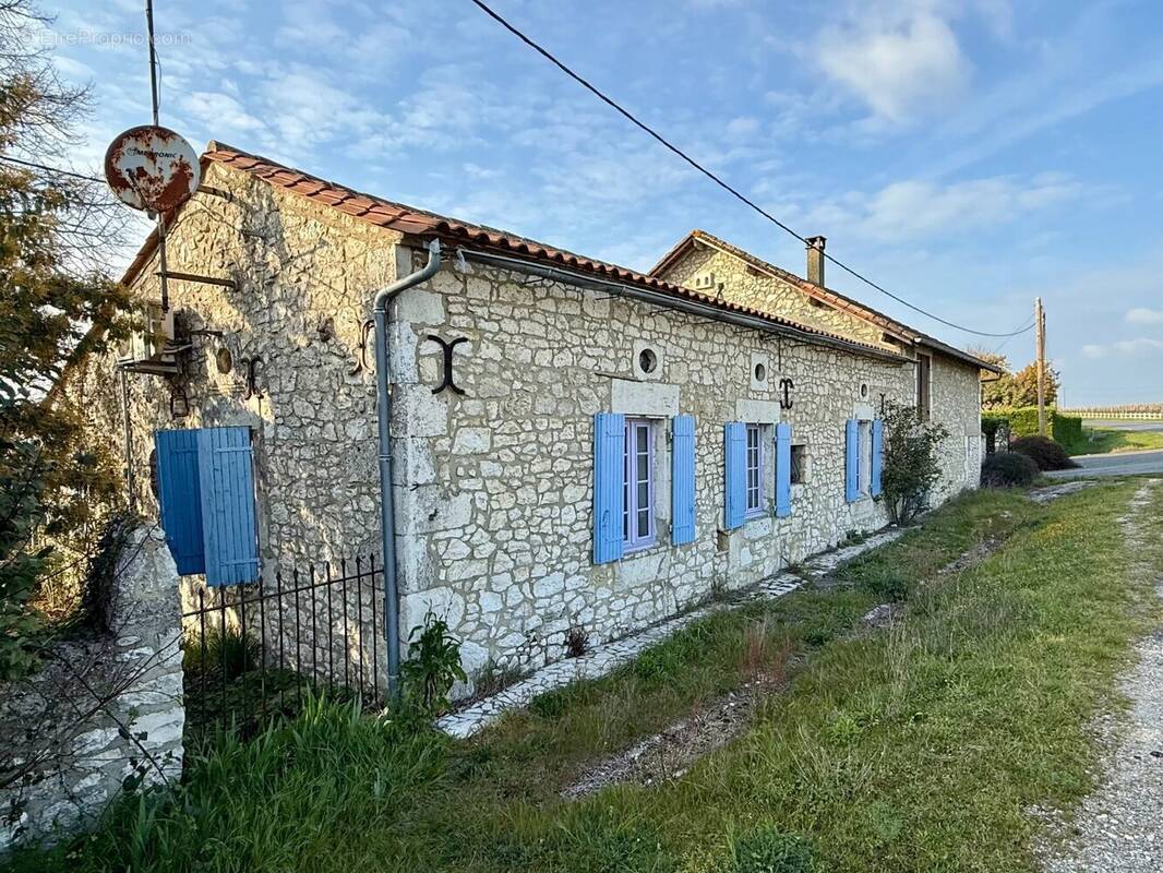 Maison à ROUFFIGNAC-DE-SIGOULES
