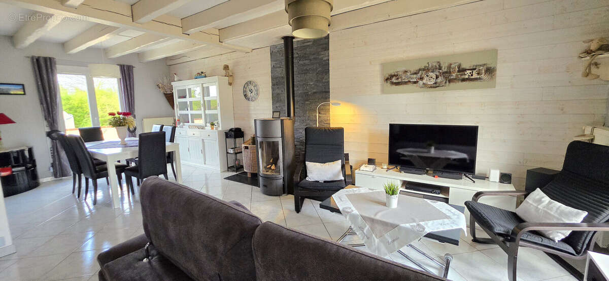 Maison à LACHELLE
