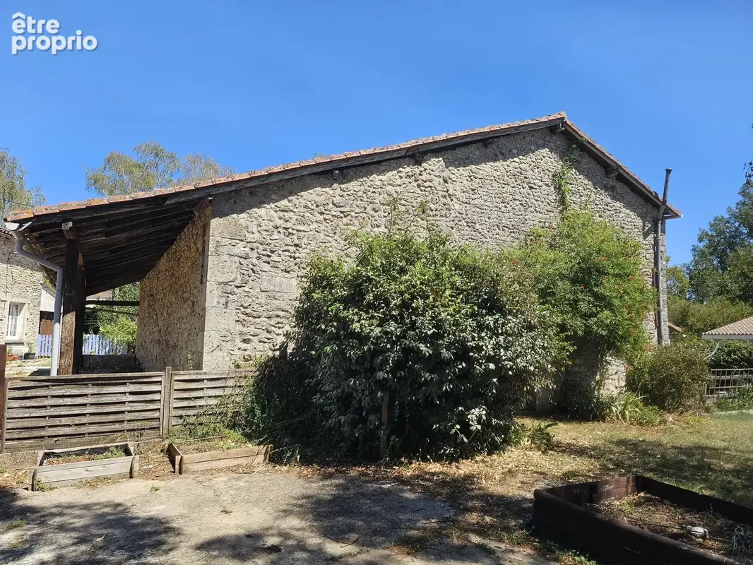 Maison individuelle de hameau avec grange attenante et excellent potentiel - photo 20