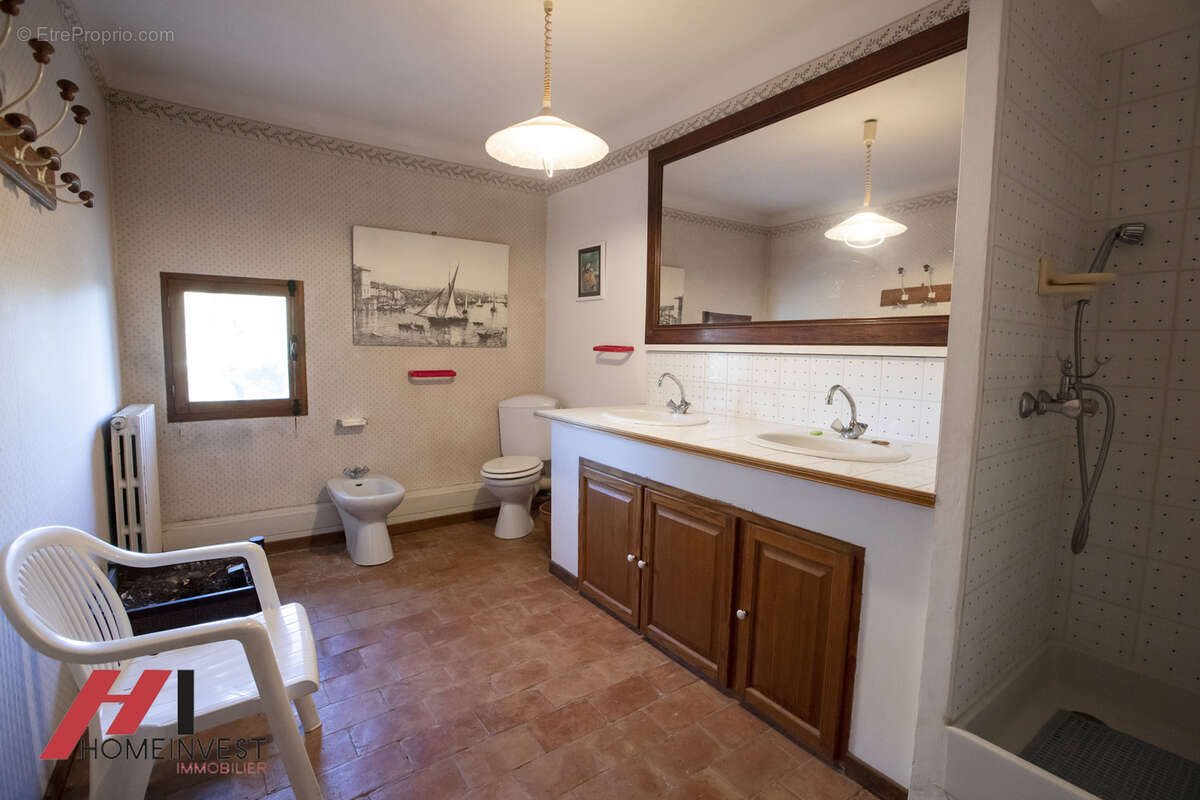 Bastide pagnolesque de 250 m2 sur 16000 m2 a deux pas du golf bde la salette - photo 13