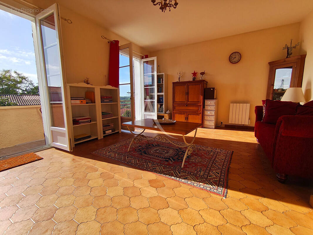 Maison à FONTCOUVERTE