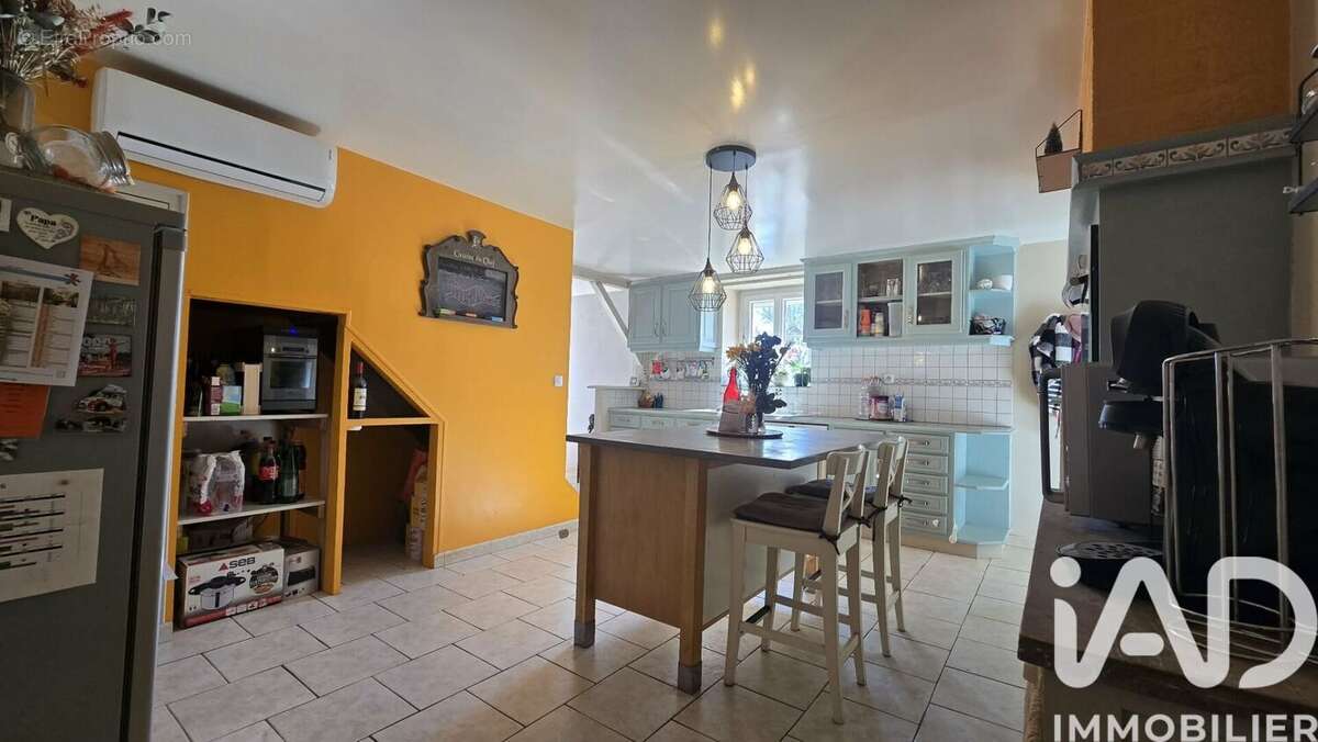 Maison 116 m² à Moussac  - photo 4