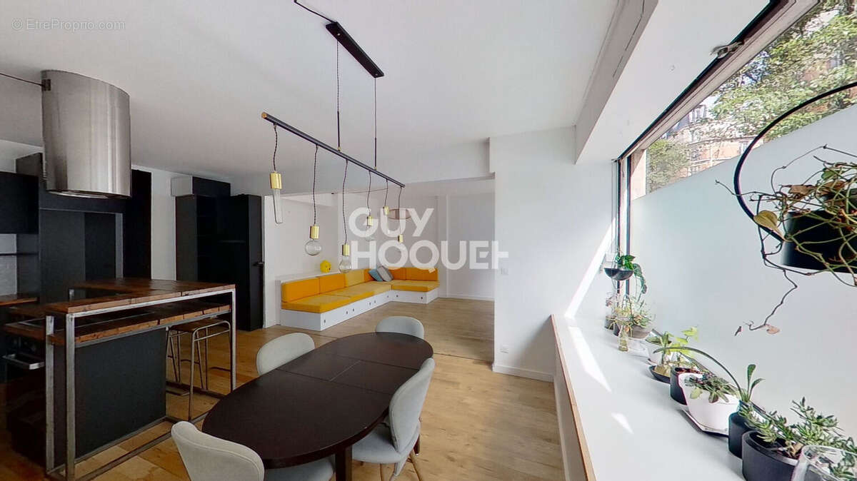 Appartement à PARIS-15E