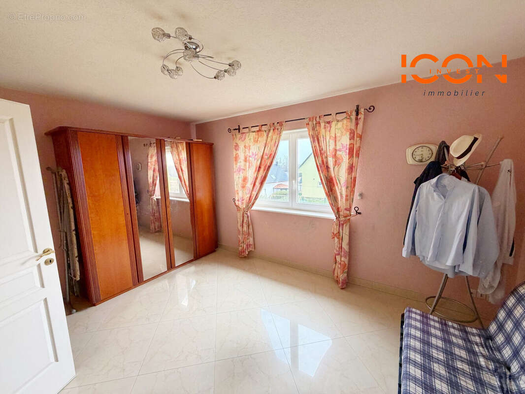 Maison à CUNELIERES