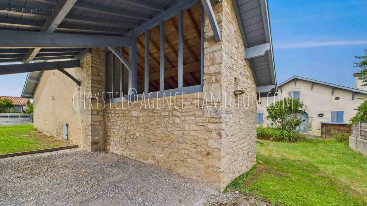 Maison à PORT-DE-LANNE