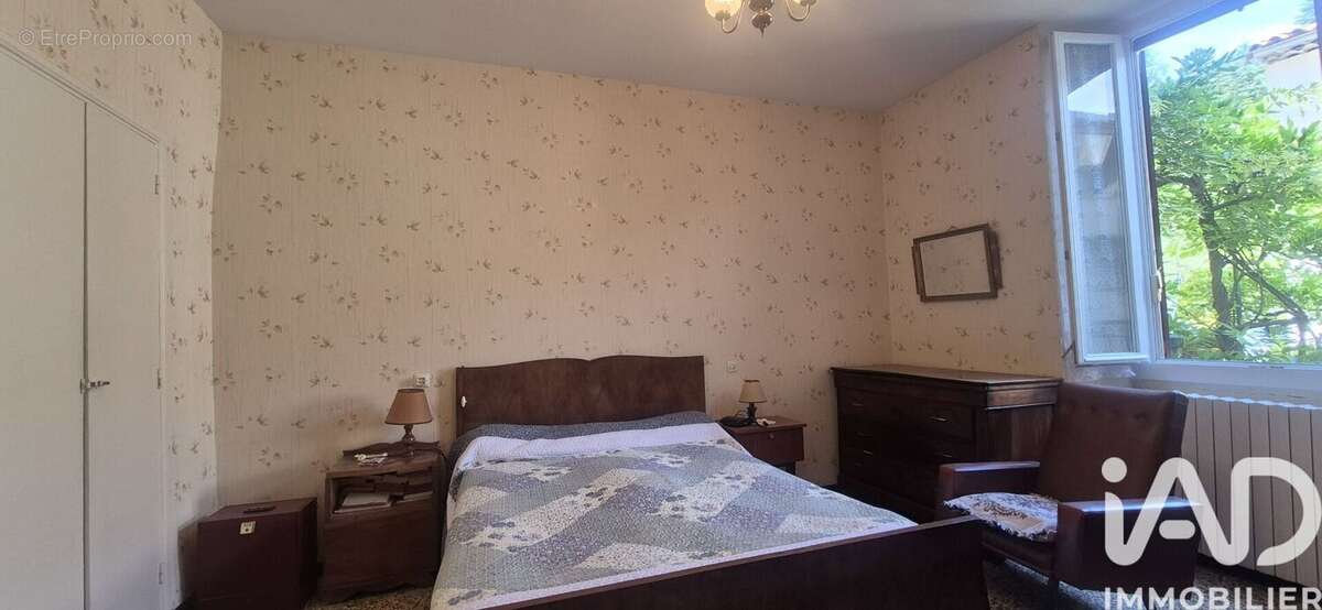 Maison 150 m² à Saint-Laurent-Le-Minier  - photo 6