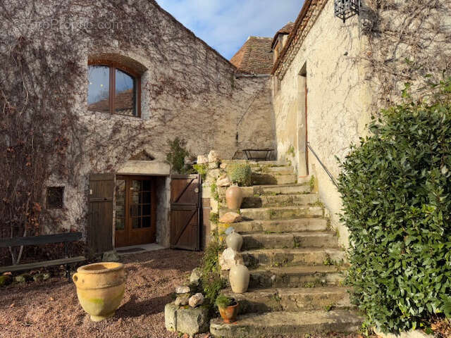 Maison à BELLENAVES