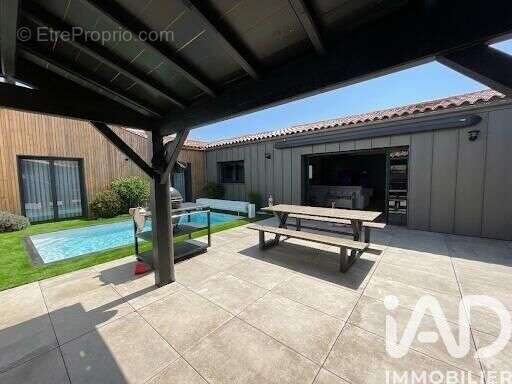 Maison 195 m² à Dompierre-Sur-Mer  - photo 3