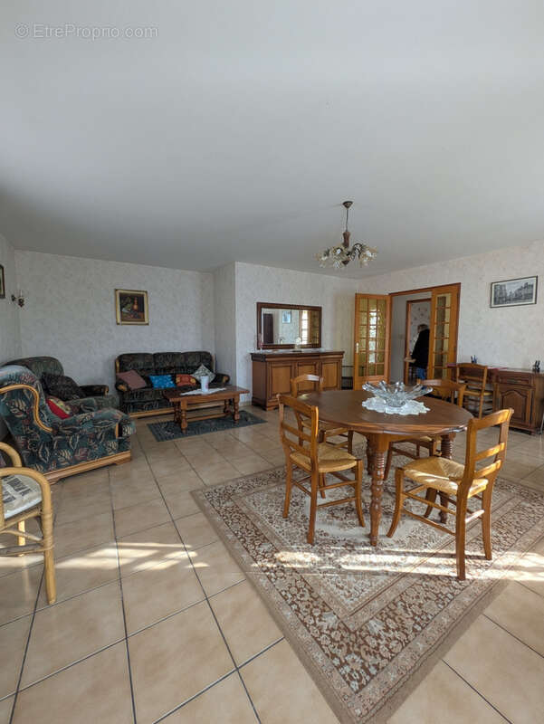 SAINTES RIVE GAUCHE Maison de plain pied-2 chambres - photo 5
