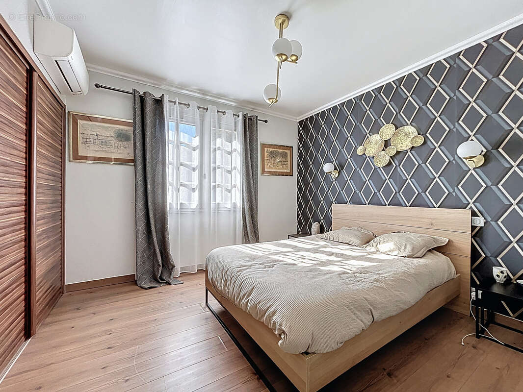 Maison à TERRASSON-LAVILLEDIEU