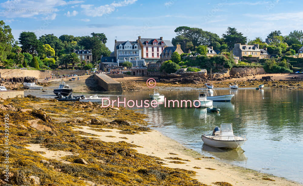 Parking à PLOUBAZLANEC