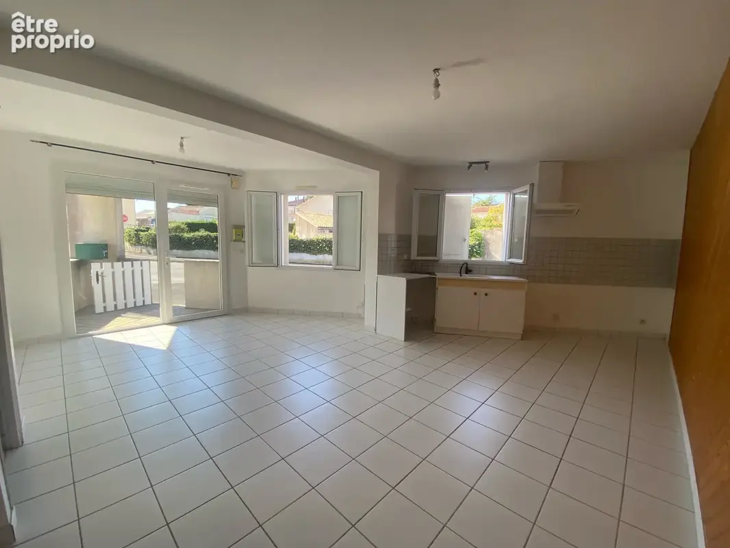 Résidence principale ou investissement locatif NIORT, maison à étage, 2 chambres, terrasse. - photo 3