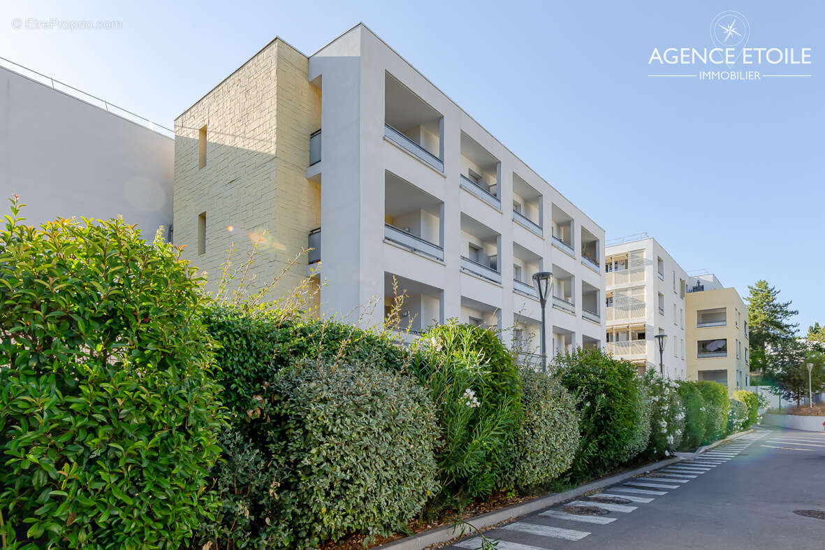 Exclusivité   Appartement T4 lumineux, dernier étage, terrasse 23 m2   Les Camoins - photo 17