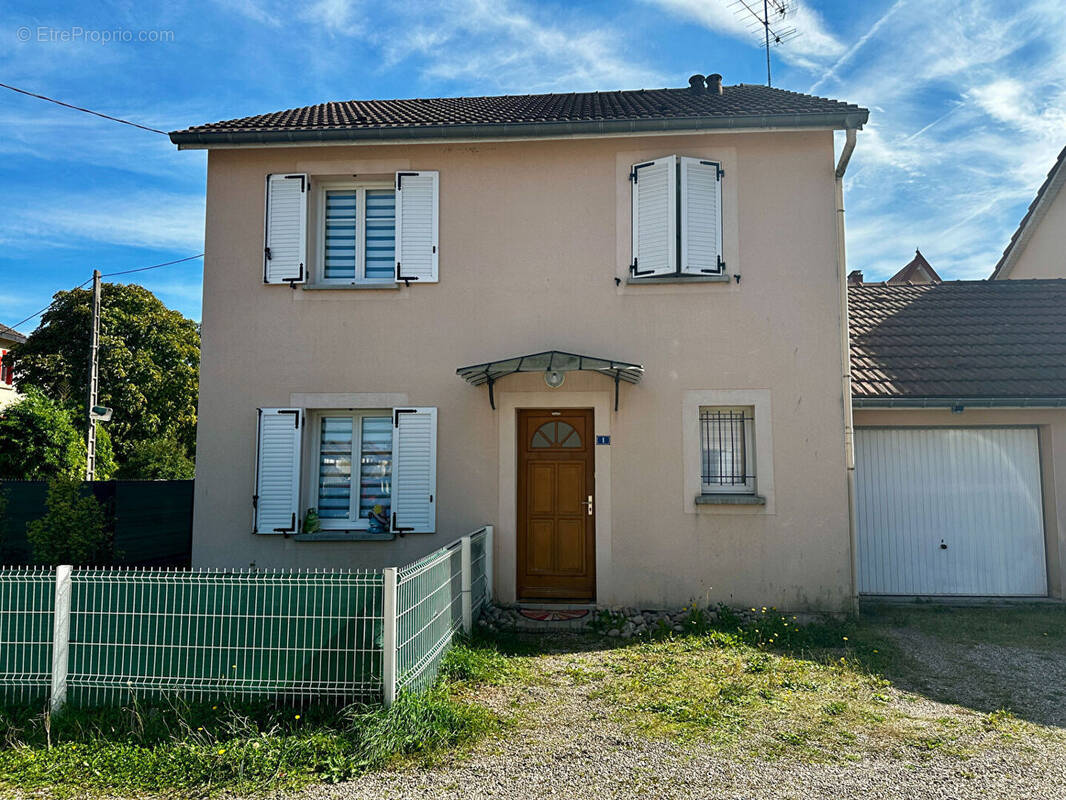 Maison à VINCEY