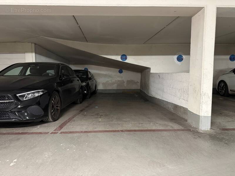 Parking à VINCENNES