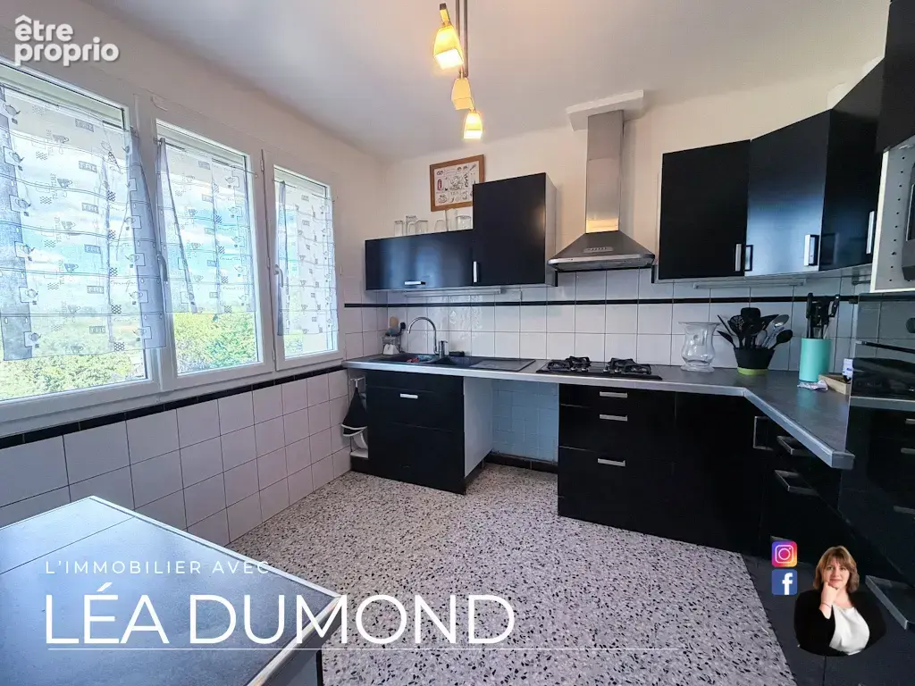 Maison familiale de 141 m2   4 chambres   Terrain de 1 170 m2   Saint-Romain-le-Puy - photo 8