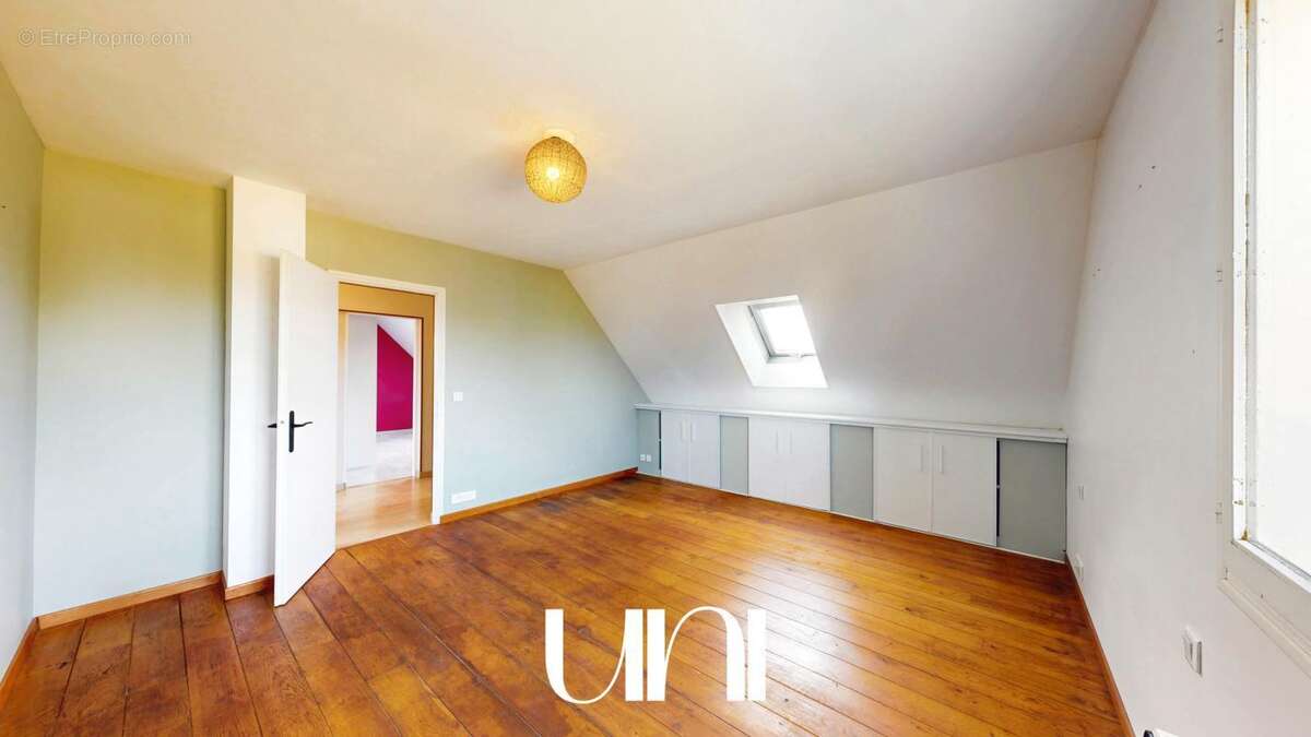 Maison 5 pièces de 150m2 avec terrain de 5617m2 à TOUR EN BESSIN - photo 5