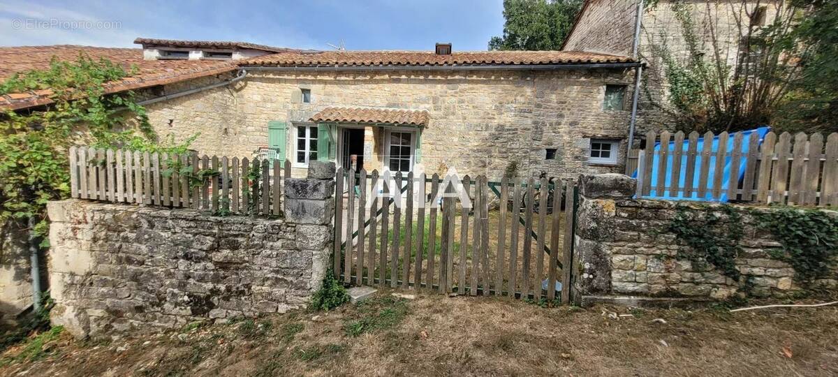Appartement à MAINE-DE-BOIXE