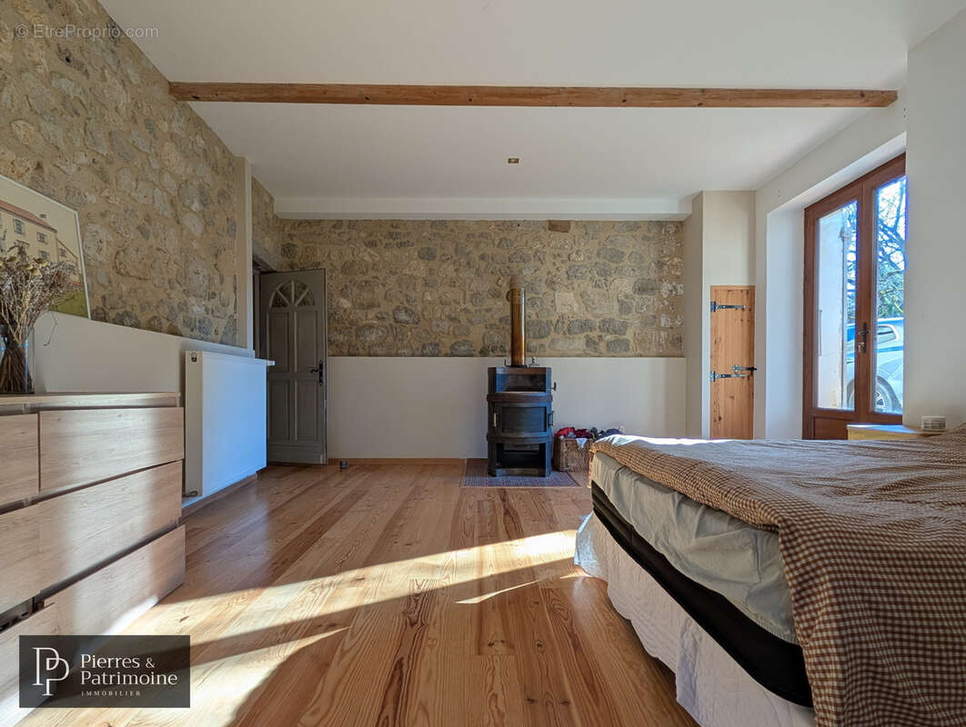 Maison à MONCRABEAU