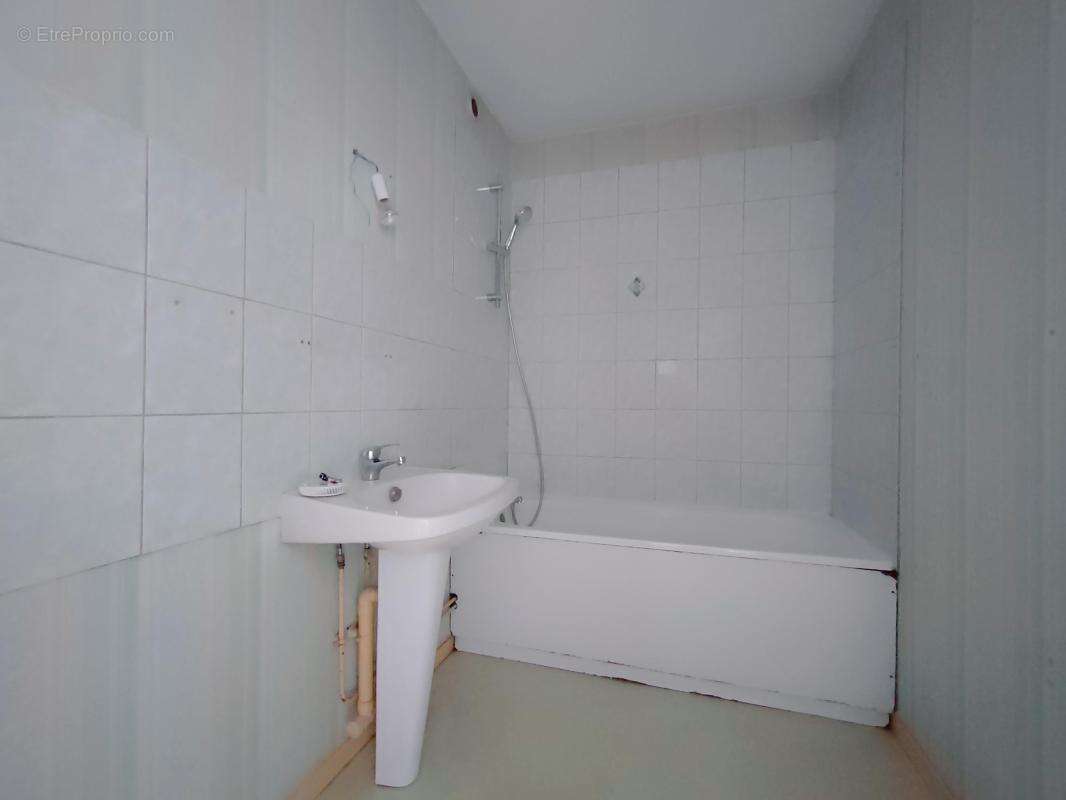 Maison T3 70m² - Saint-Just-en-Chaussée - 7670.1.5.5 - photo 9
