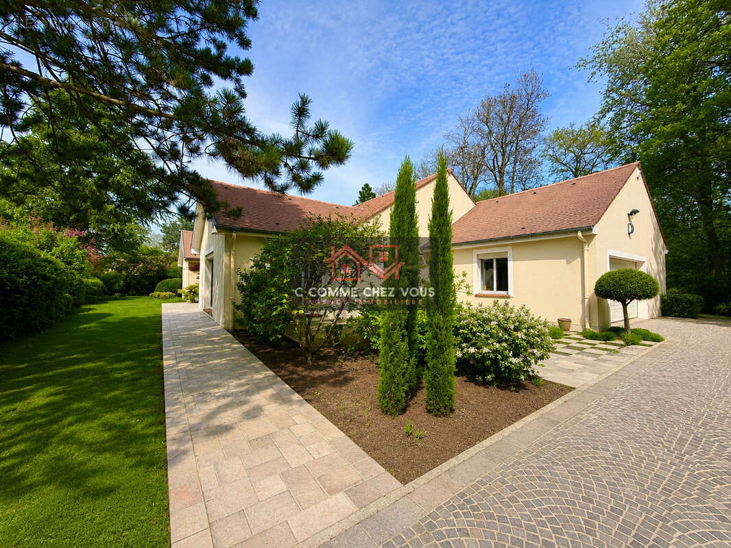 Maison à OZOIR-LA-FERRIERE