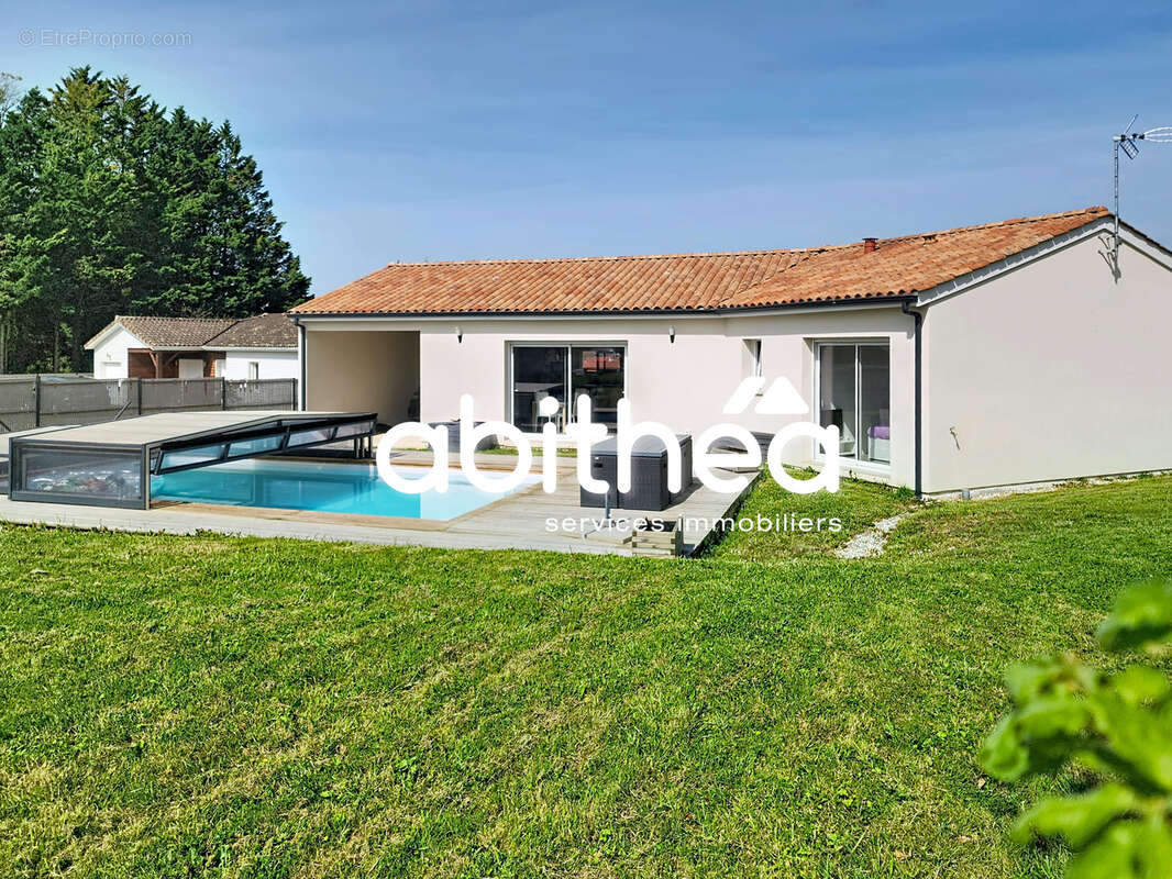 Maison à CLAM