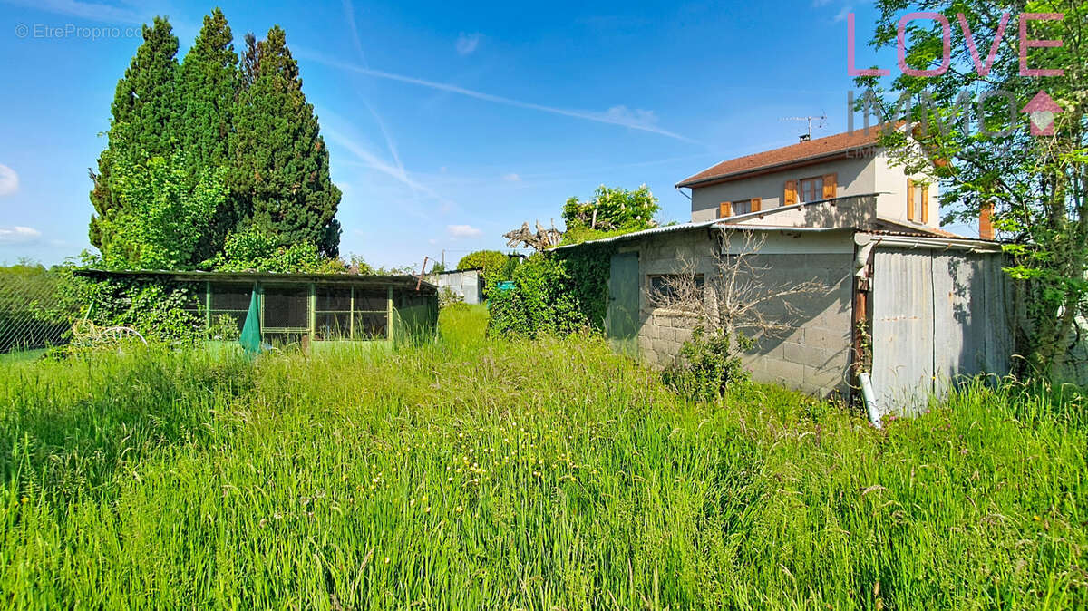 Maison à SAINT-CLAIR-DE-LA-TOUR