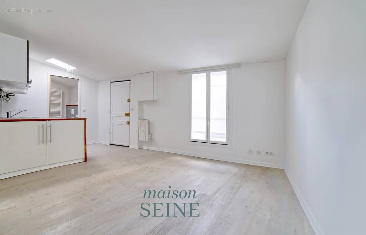 Appartement à PARIS-18E