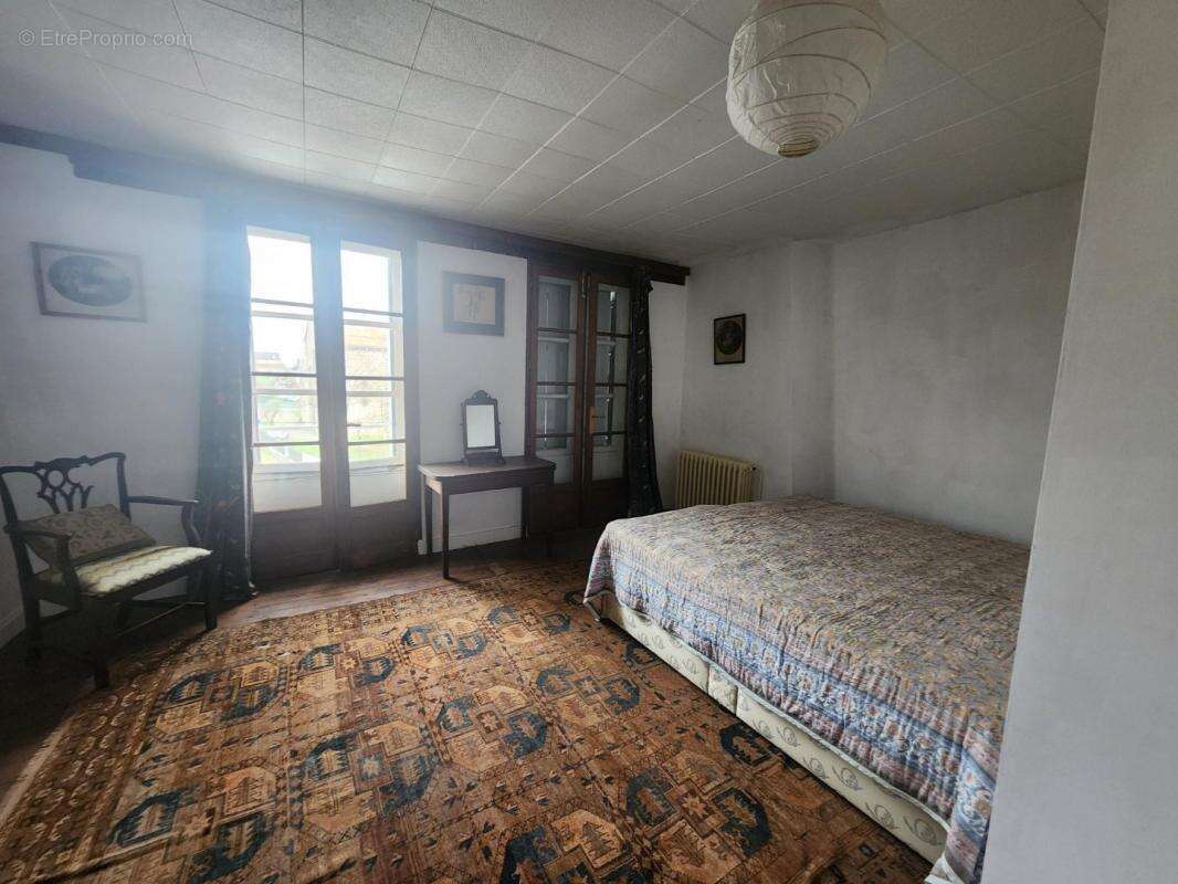 Maison à CONFOLENS
