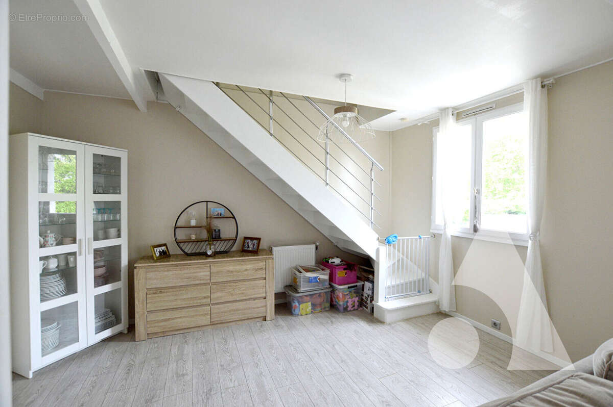 Maison Montigny Les Cormeilles 8 pièce(s) 178 m2 - photo 10
