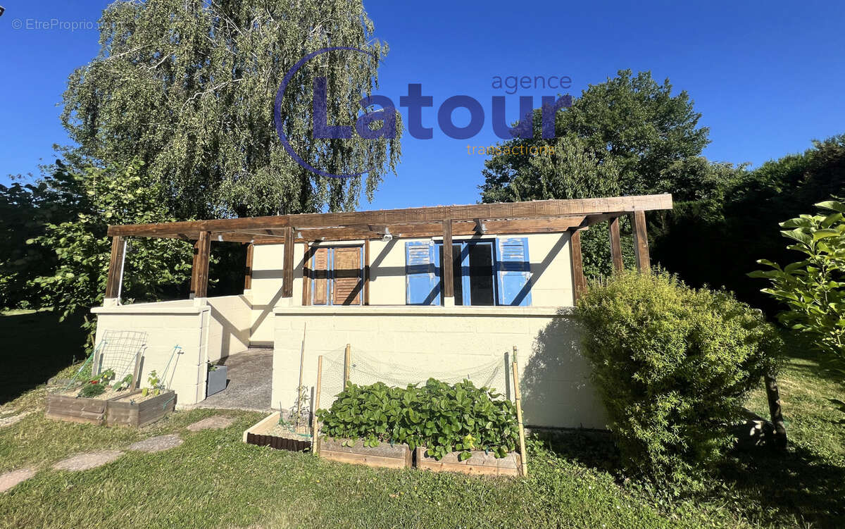 PROCHE HOUDAN Maison familiale 6 pièces avec sous-sol total et dépendance - photo 13