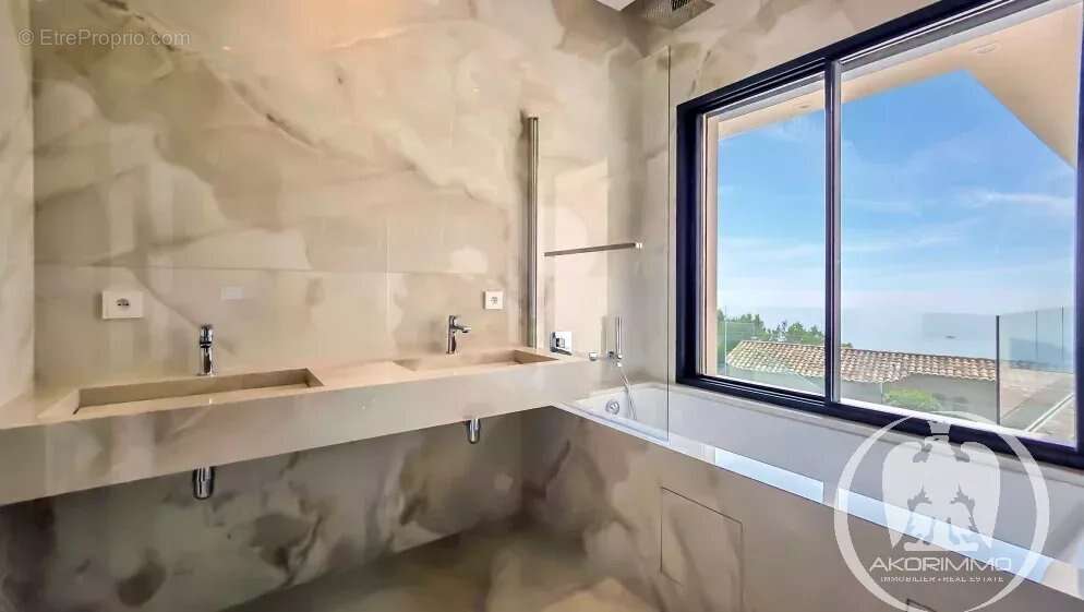 Maison à ROQUEBRUNE-CAP-MARTIN