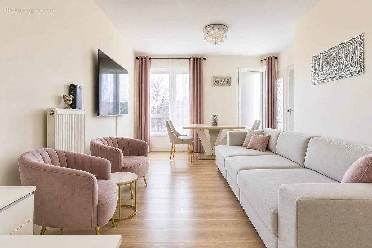 Appartement à DUGNY