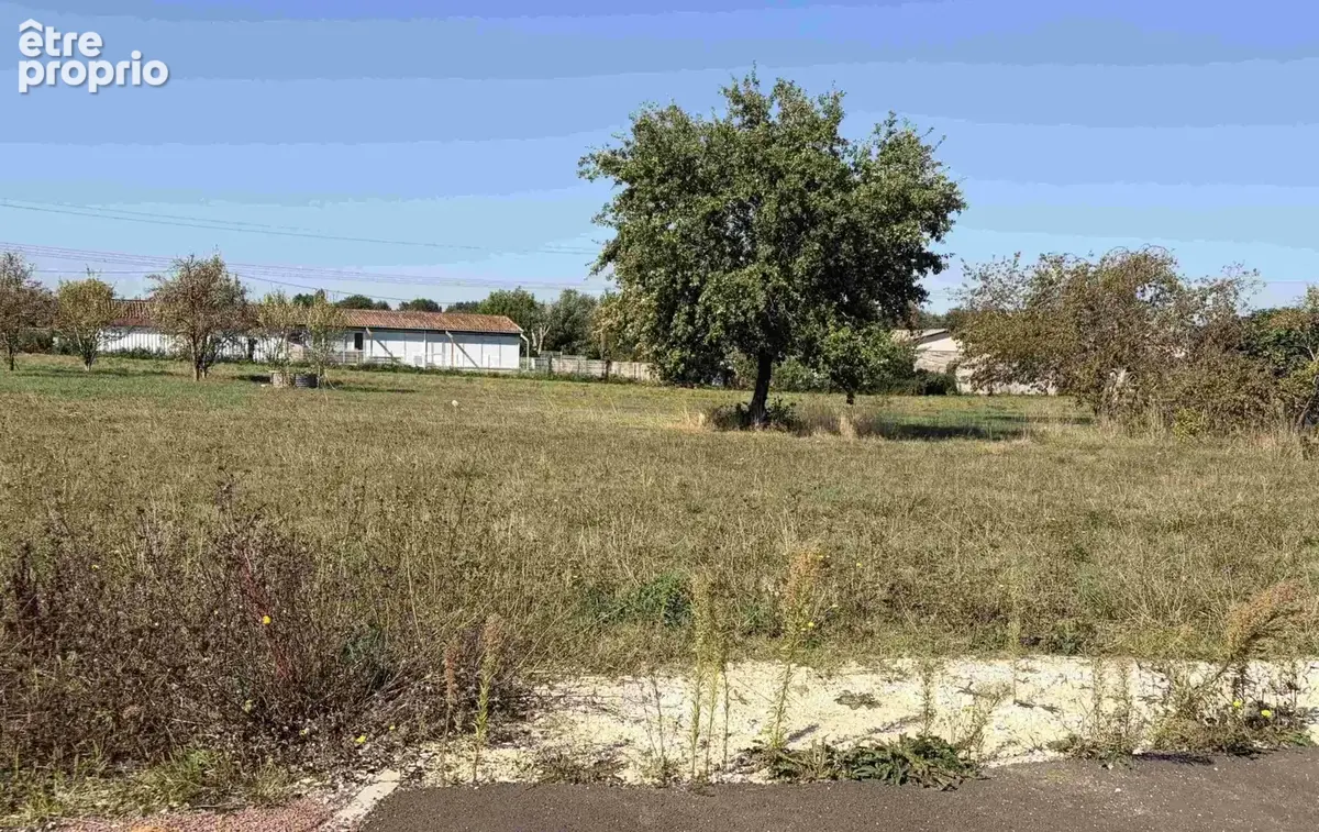 Terrain à CHANIERS