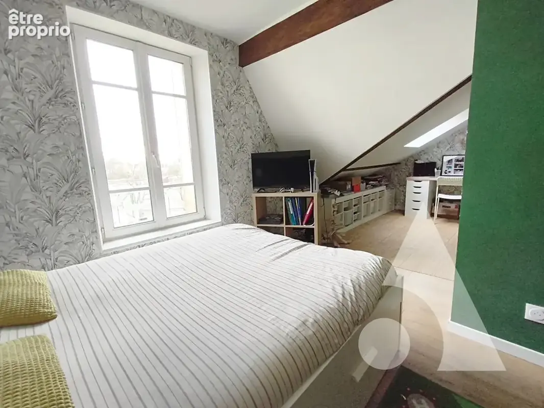 CREPY gare et école à pieds - 4 chambres - jardin 1 700 m² et dépendances - photo 13
