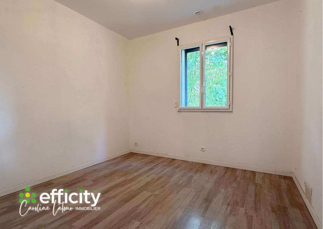 Maison à MARCILLY-LE-CHATEL