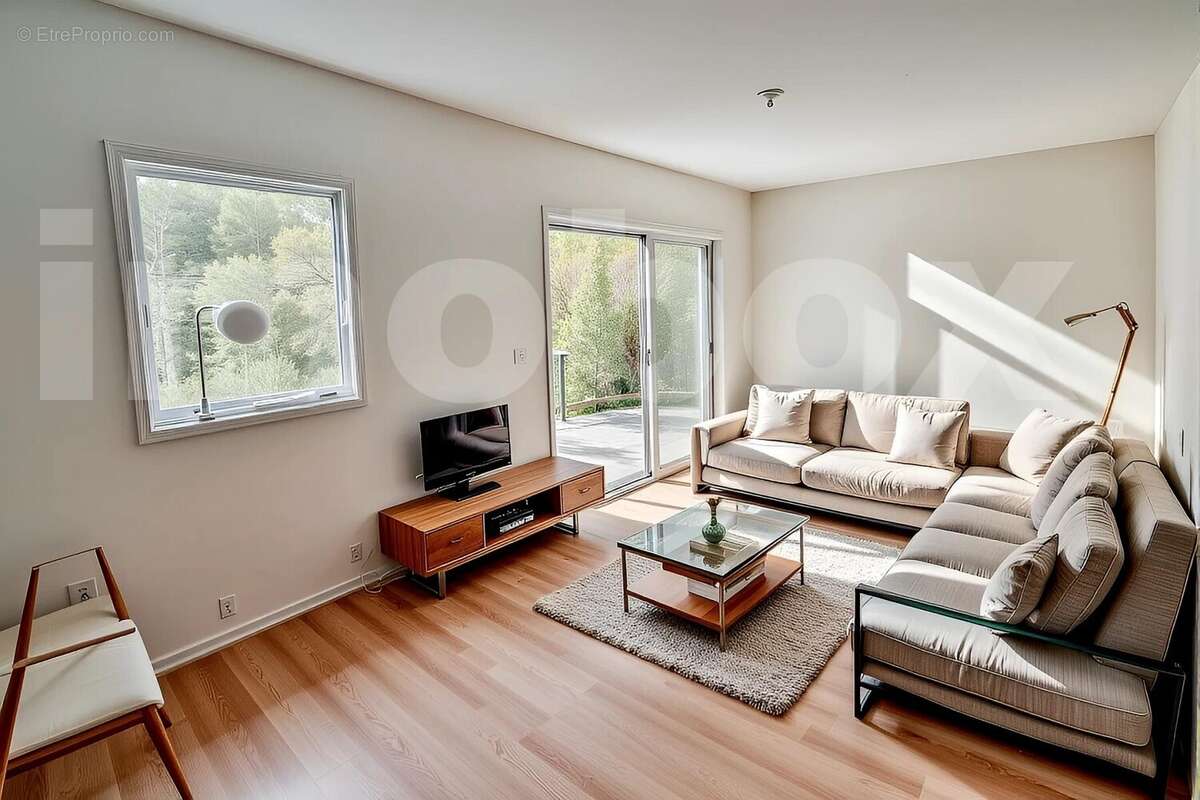 SALON - Appartement à SAINT-GEREON