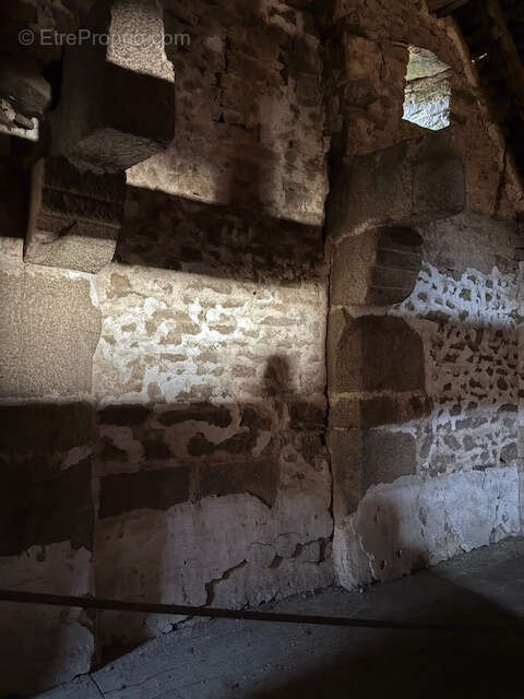 Appartement à AMBRIERES-LES-VALLEES