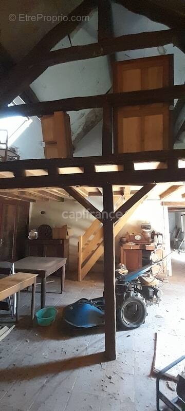 Maison à POUZY-MESANGY